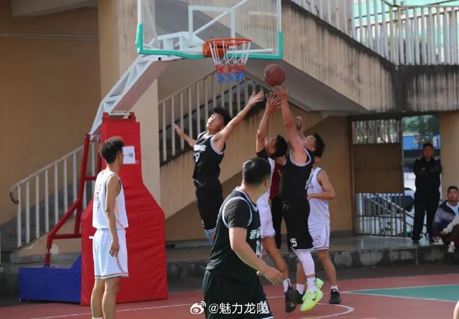 賴因德斯擁