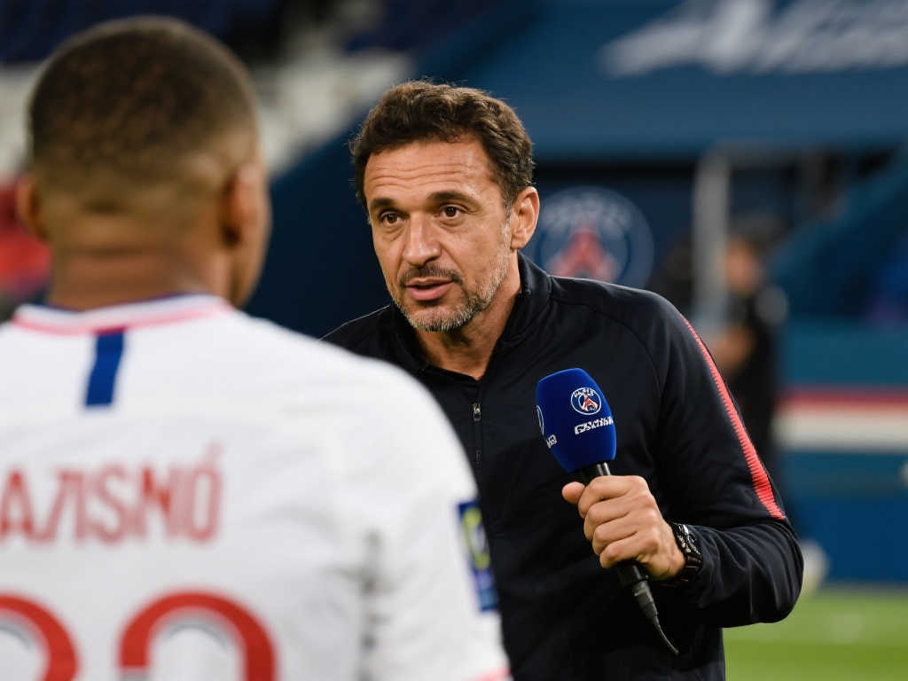 多年轻人实 多年轻人实